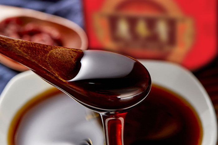 膏滋加工的“八繁之功”：揭秘一滴精品膏滋背后的匠心工藝與現代科技